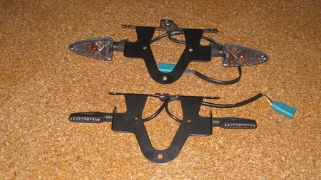 BMW S1000RR KZ-Halter, Komplettsatz Vergleich Variante 1 und 4, klein.jpg