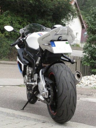 BMW S1000RR mit KZ-Halter Variante 2, Bild 1.jpg