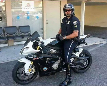police_s1000rr.jpg