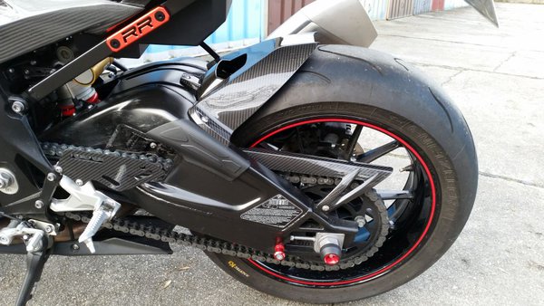 S1000RR_Uwe_Carbon_HinterradKetteFerse.jpg