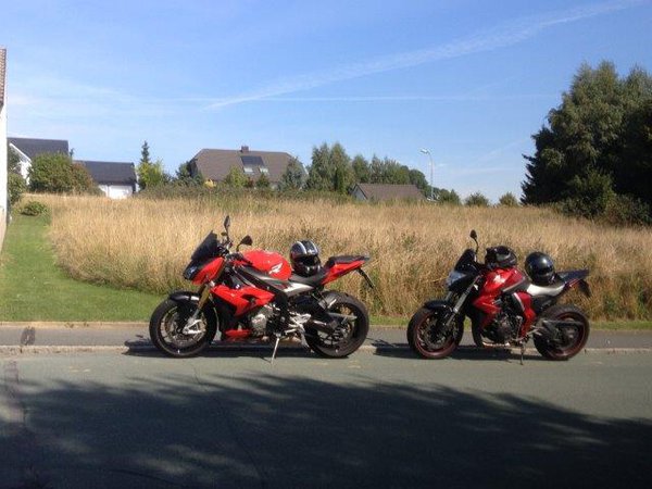 bmws1000r und honda klein.jpg